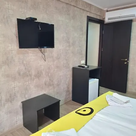 Aura Plaza Hotel Tbilisi Exterior photo