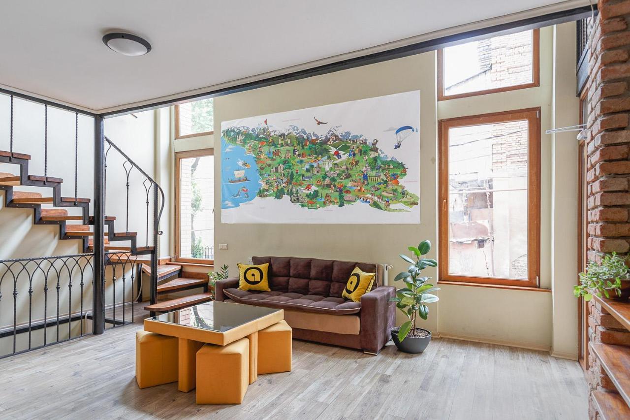 Aura Plaza 3* Tbilisi