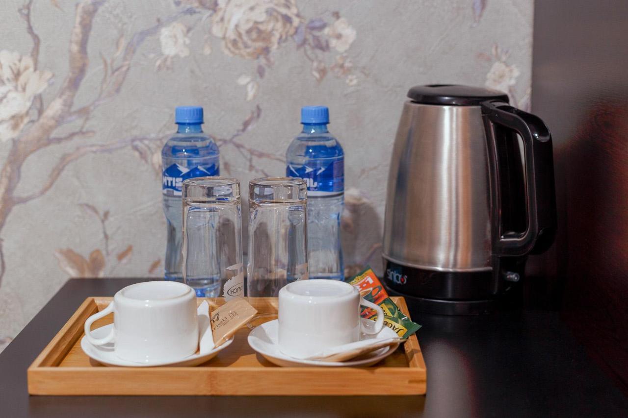 Aura Plaza Hotel 3*