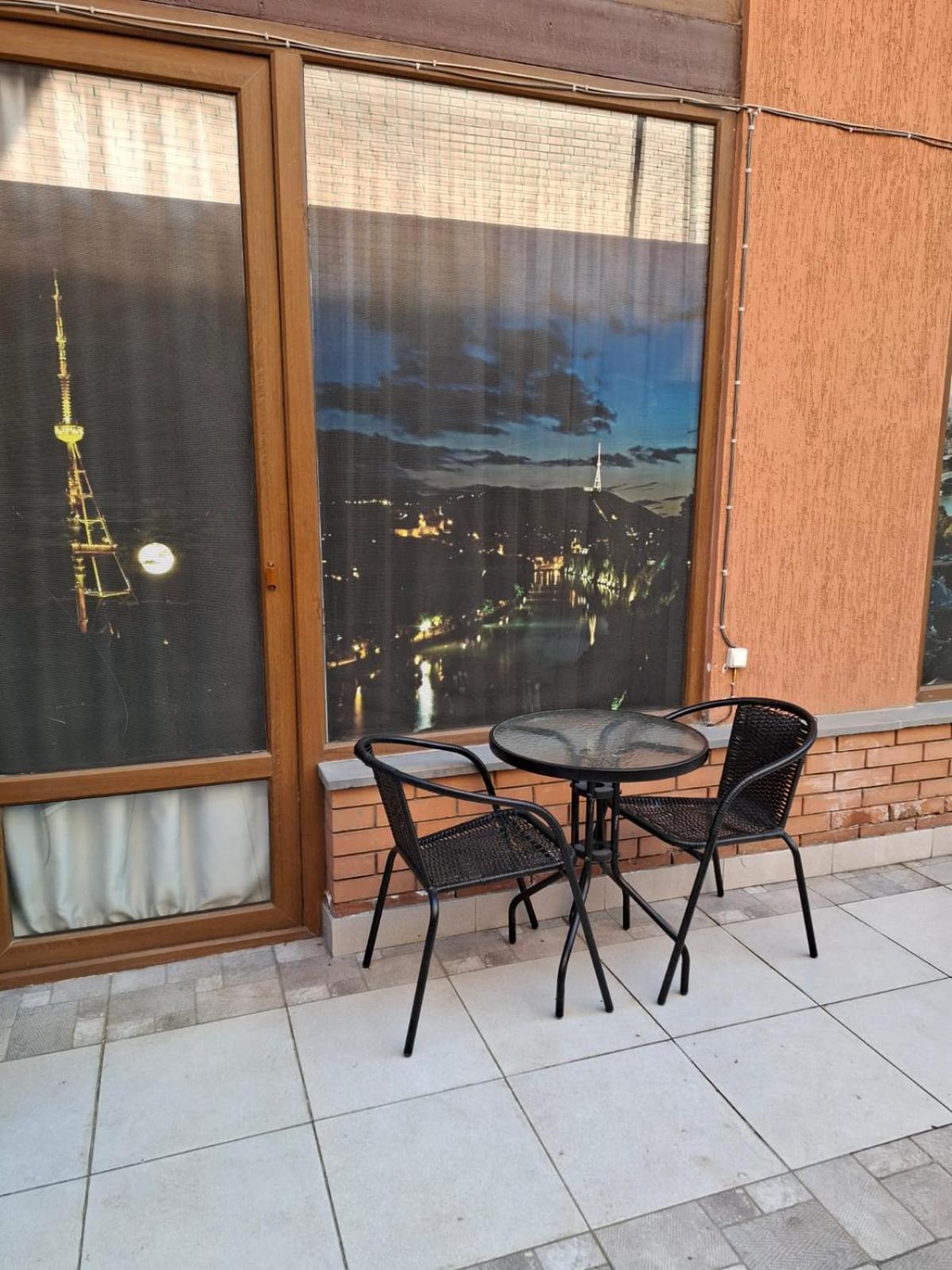 Aura Plaza Hotel 3*