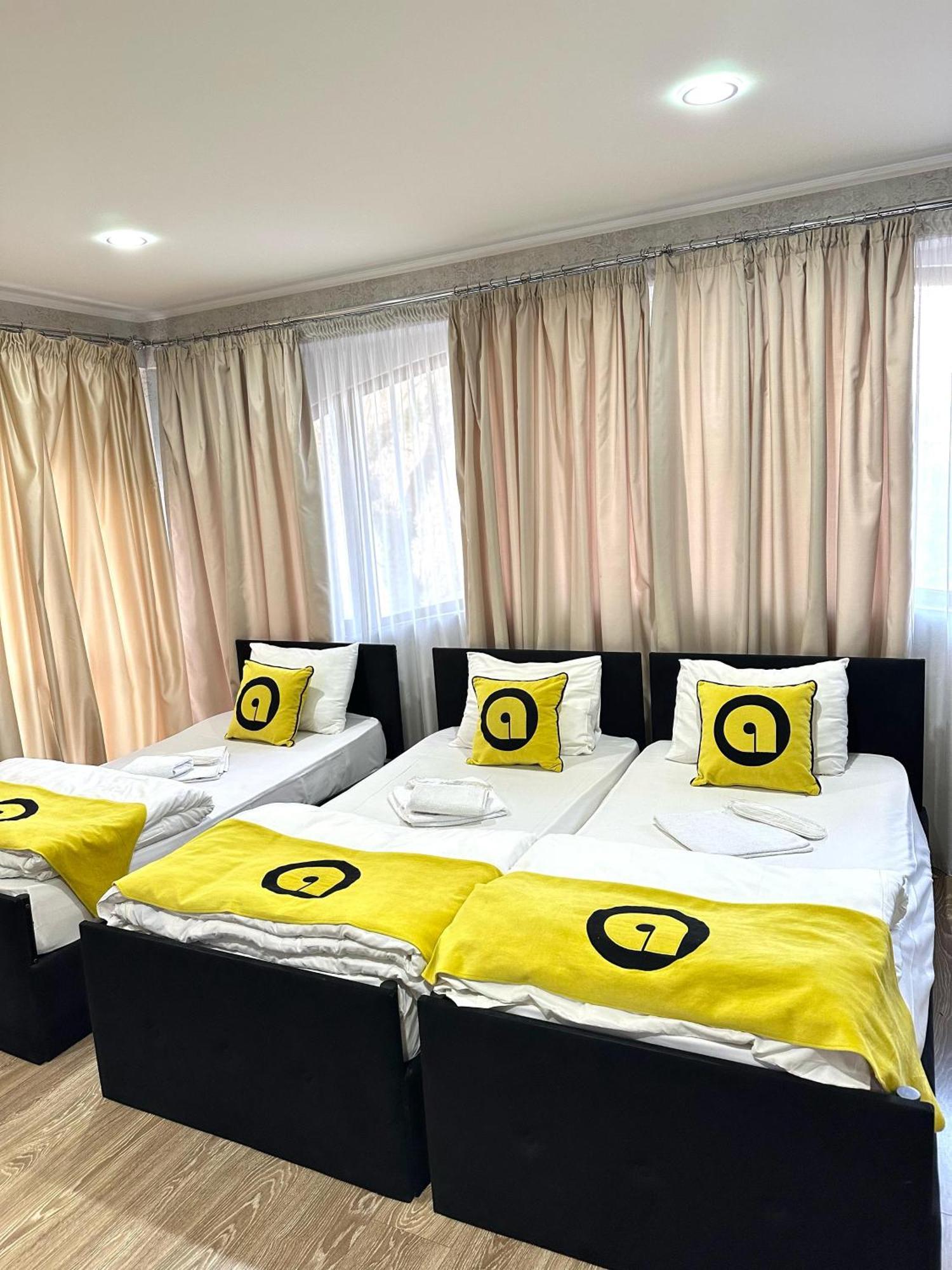 Aura Plaza Hotel Tbilisi
