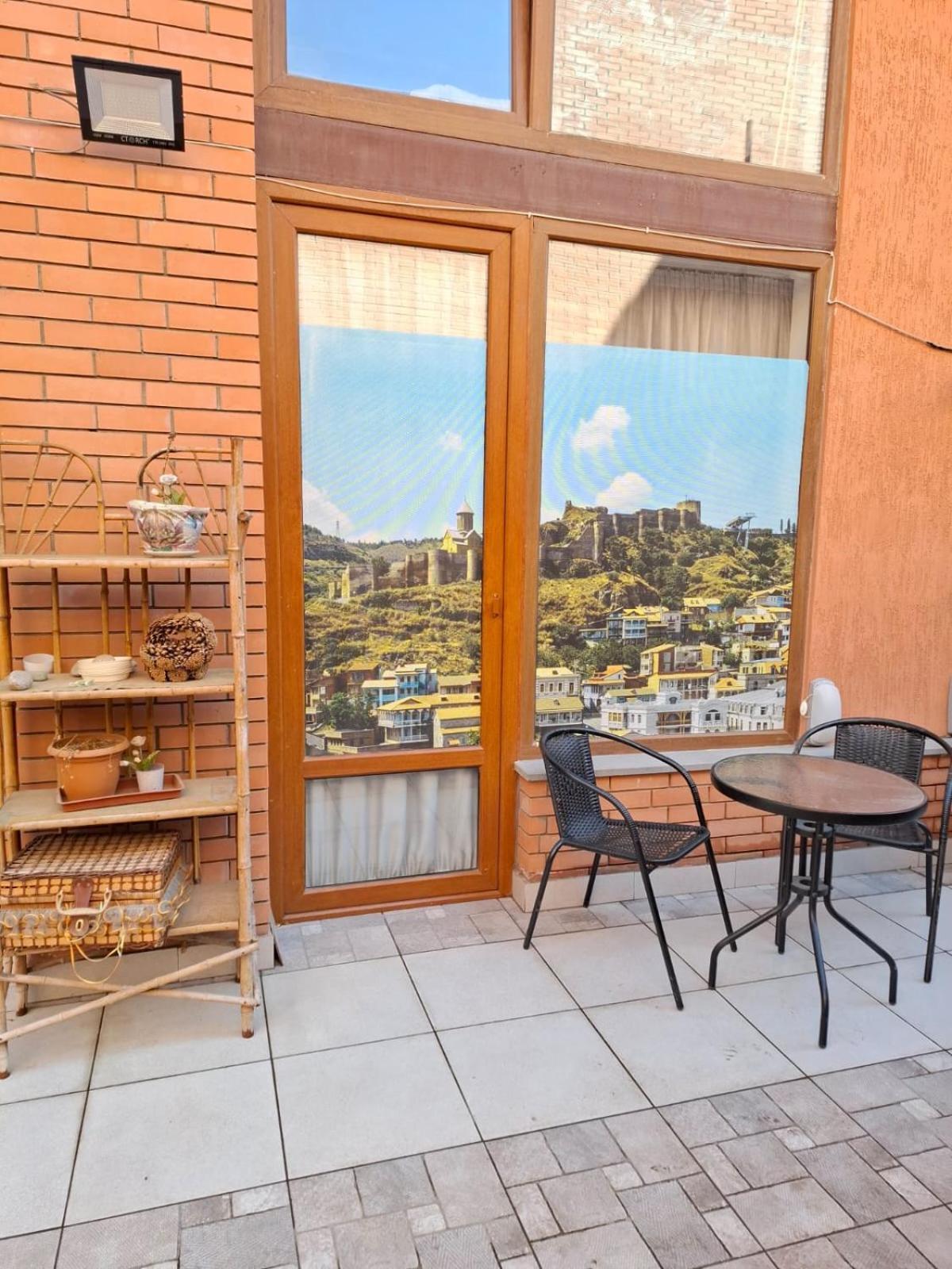 Aura Plaza 3* Tbilisi
