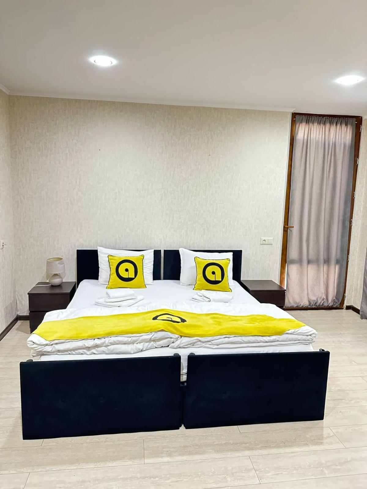 Aura Plaza Hotel Tbilisi